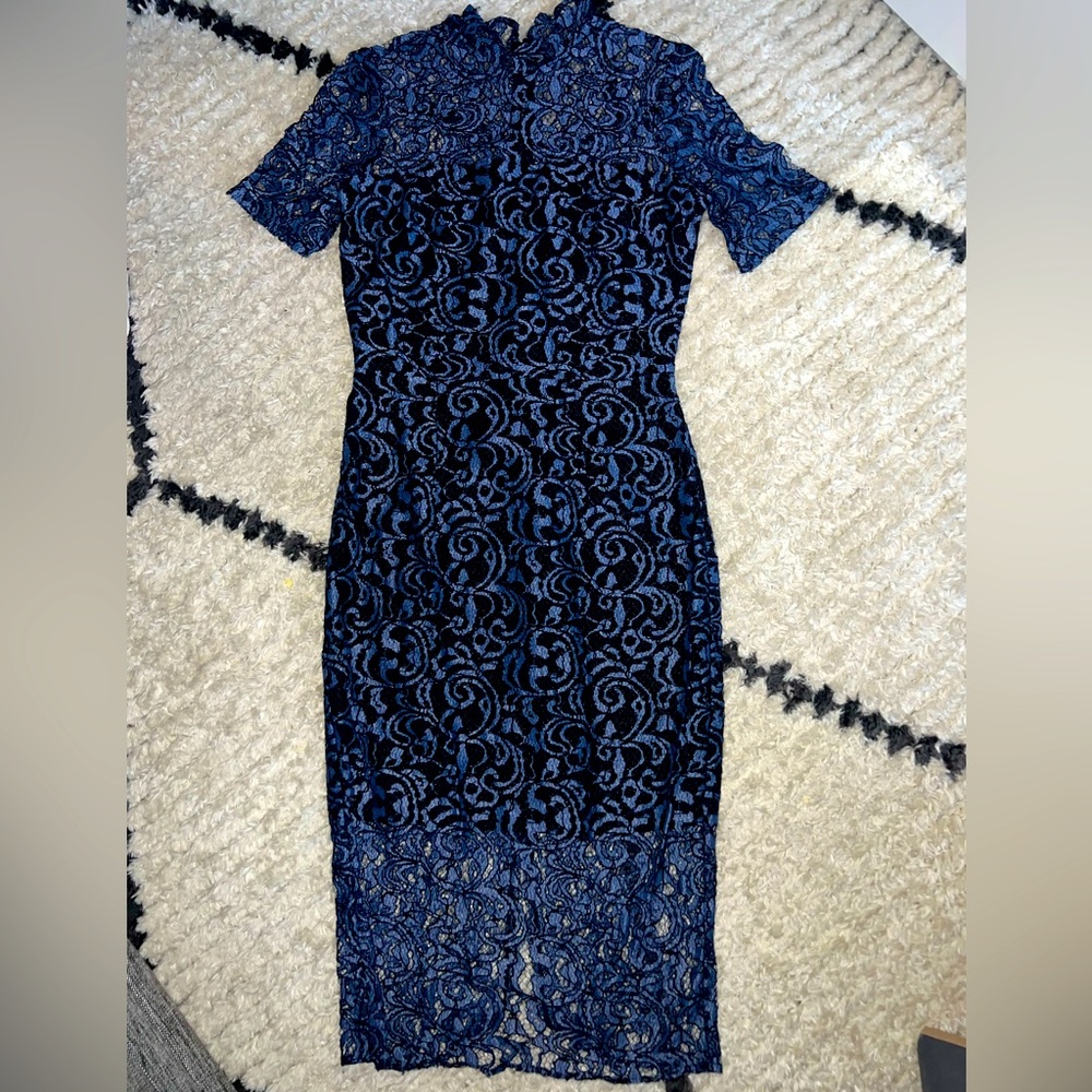 Alexia Admor lace dress
